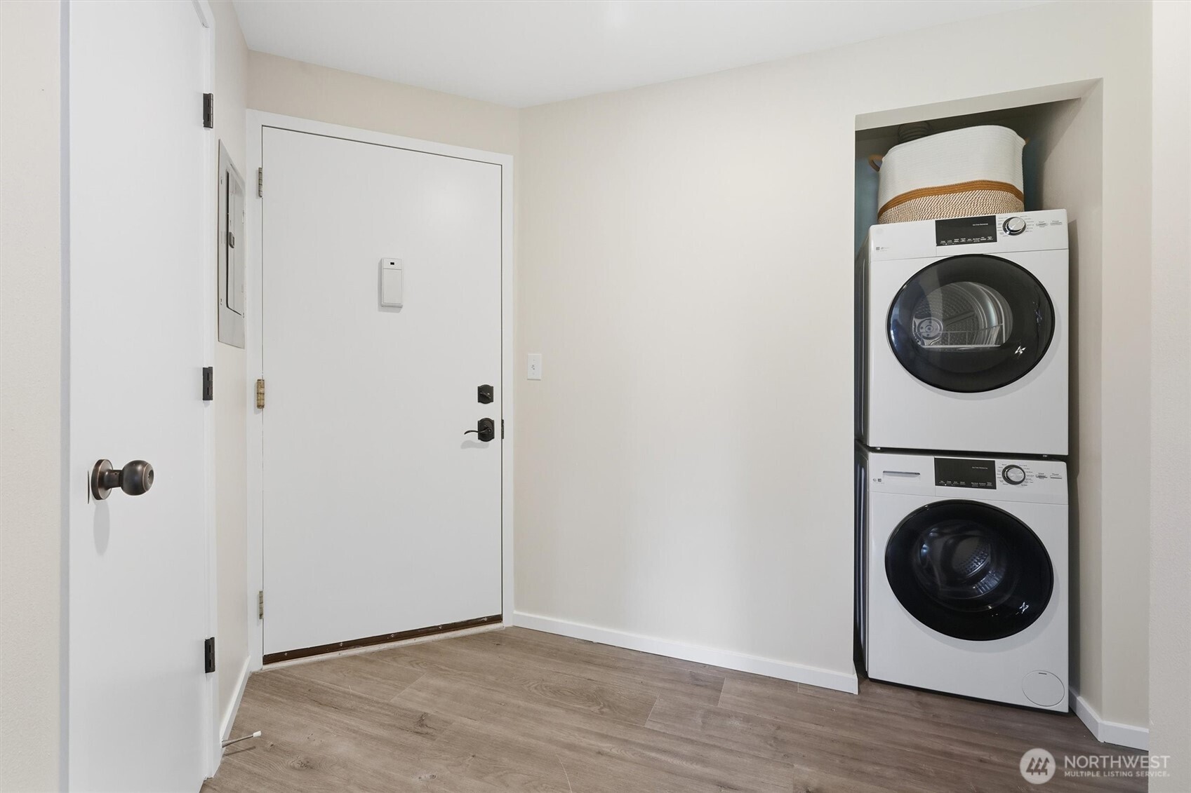 11104 NE 68th Street #A103, Kirkland, WA 98033