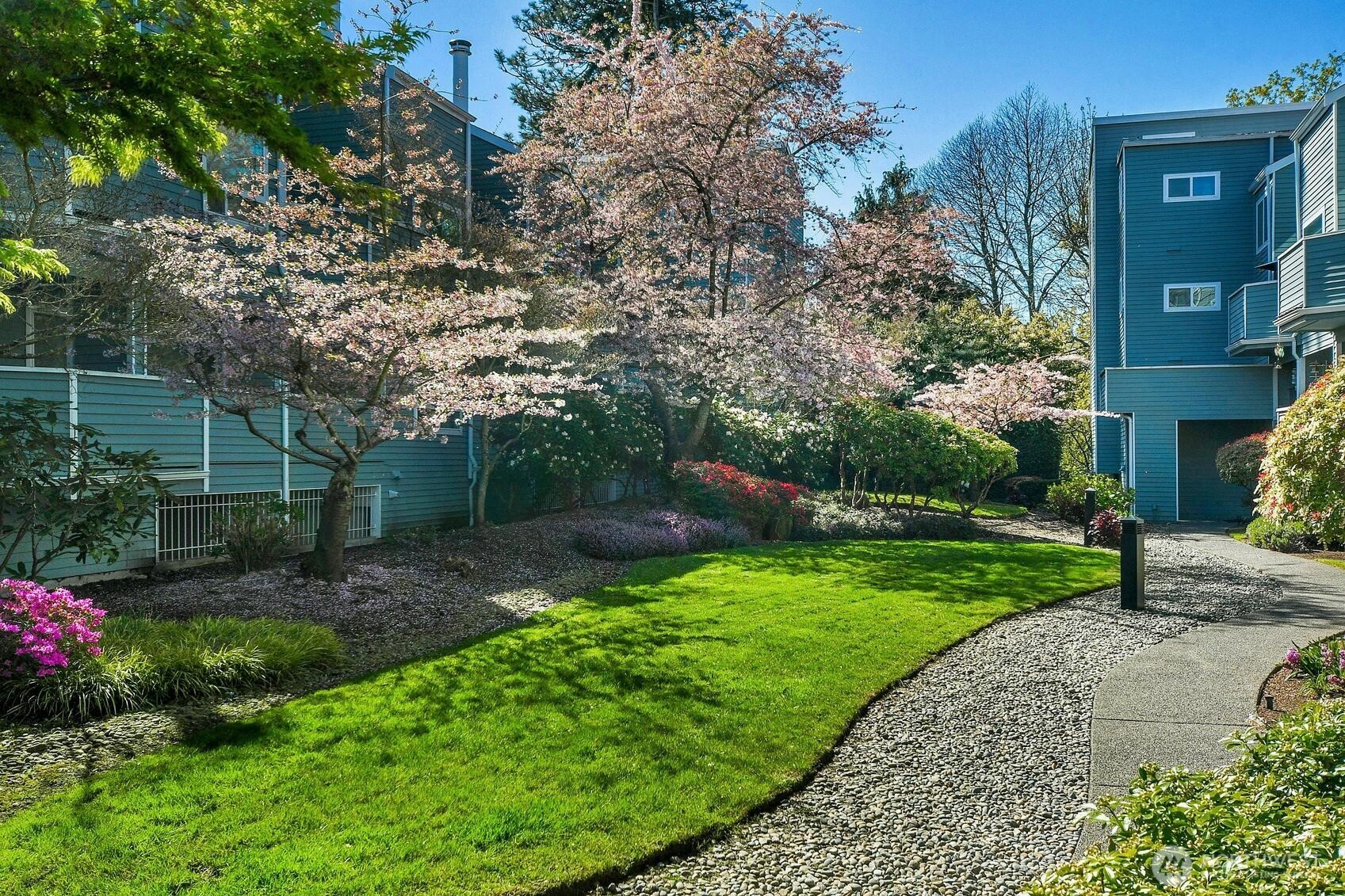 21937 7th Avenue S #216, Des Moines, WA 98198