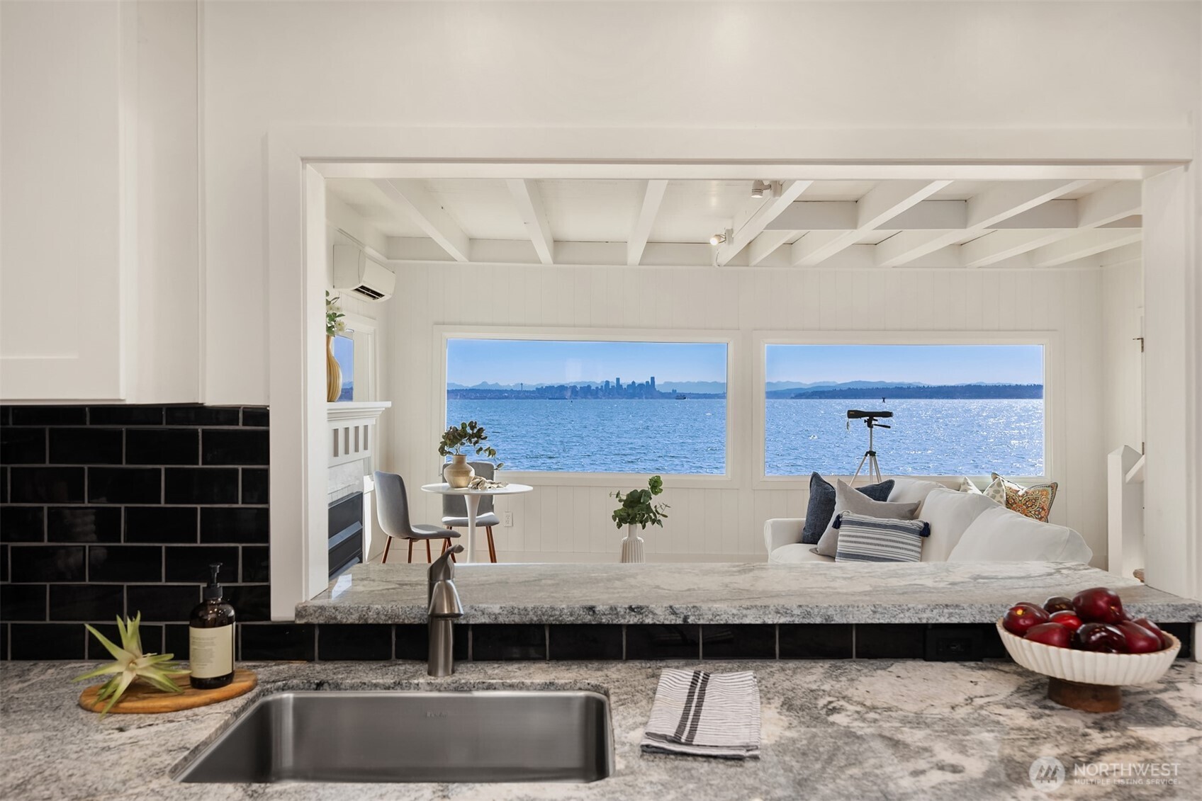 5430 Rockaway Beach Road NE, Bainbridge Island, WA 98110