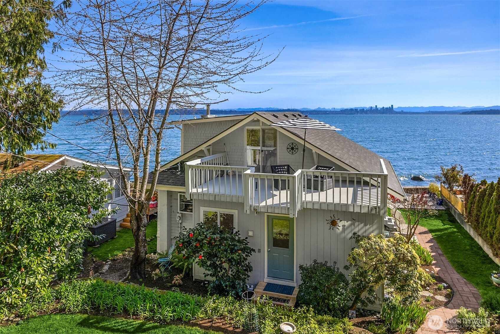 5430 Rockaway Beach Road NE, Bainbridge Island, WA 98110