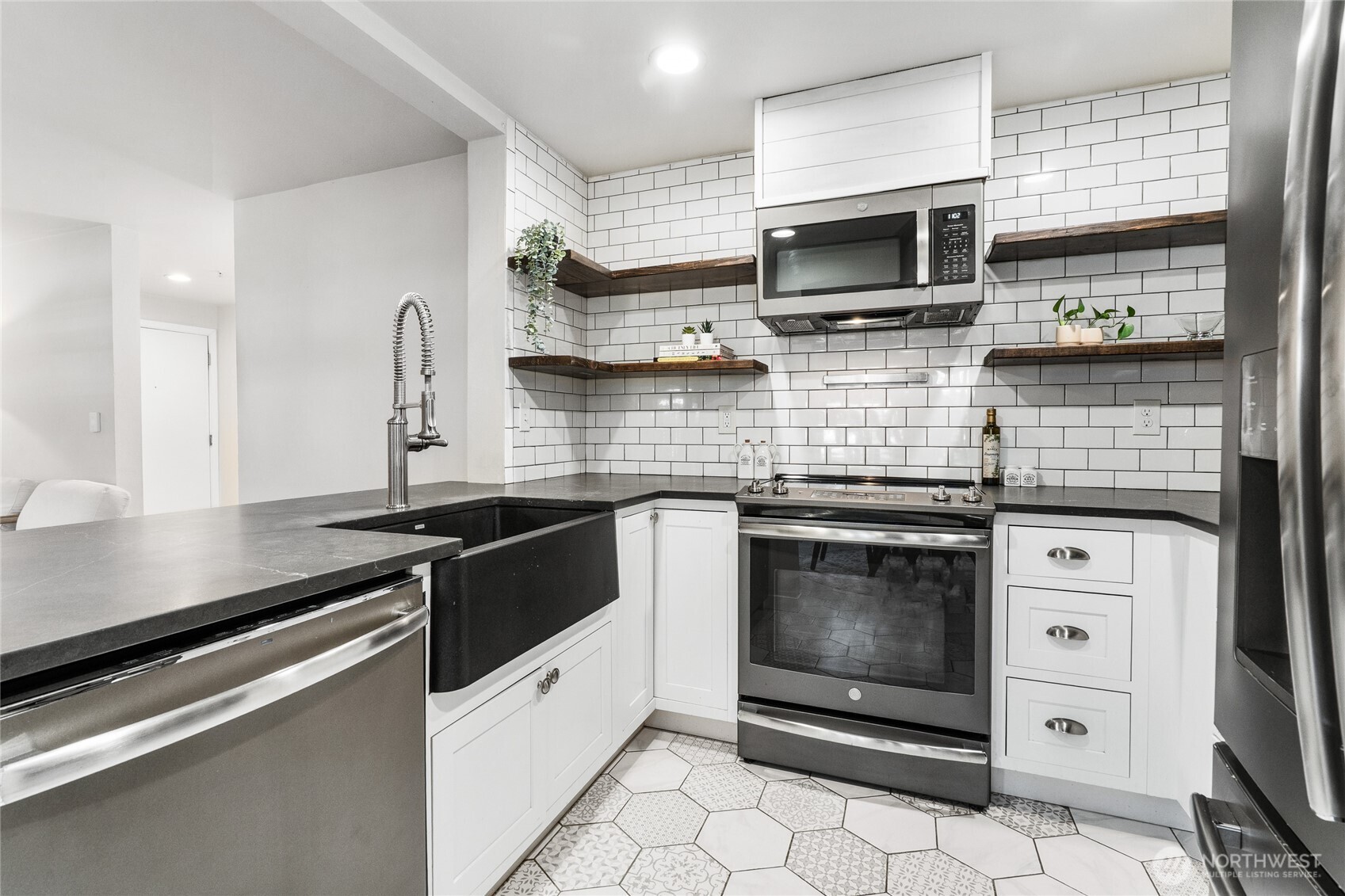 14007 NE 181st Street #F-104, Woodinville, WA 98072