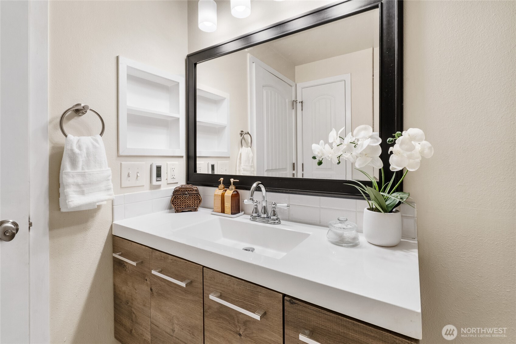 14007 NE 181st Street #F-104, Woodinville, WA 98072