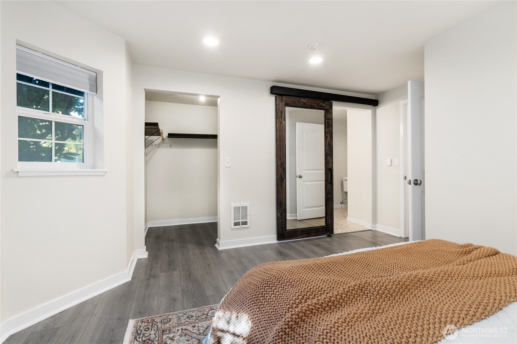 14007 NE 181st Street #F-104, Woodinville, WA 98072