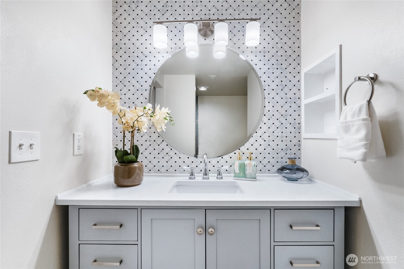 14007 NE 181st Street #F-104, Woodinville, WA 98072