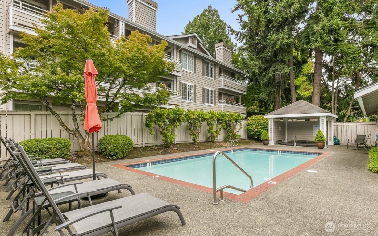 14007 NE 181st Street #F-104, Woodinville, WA 98072