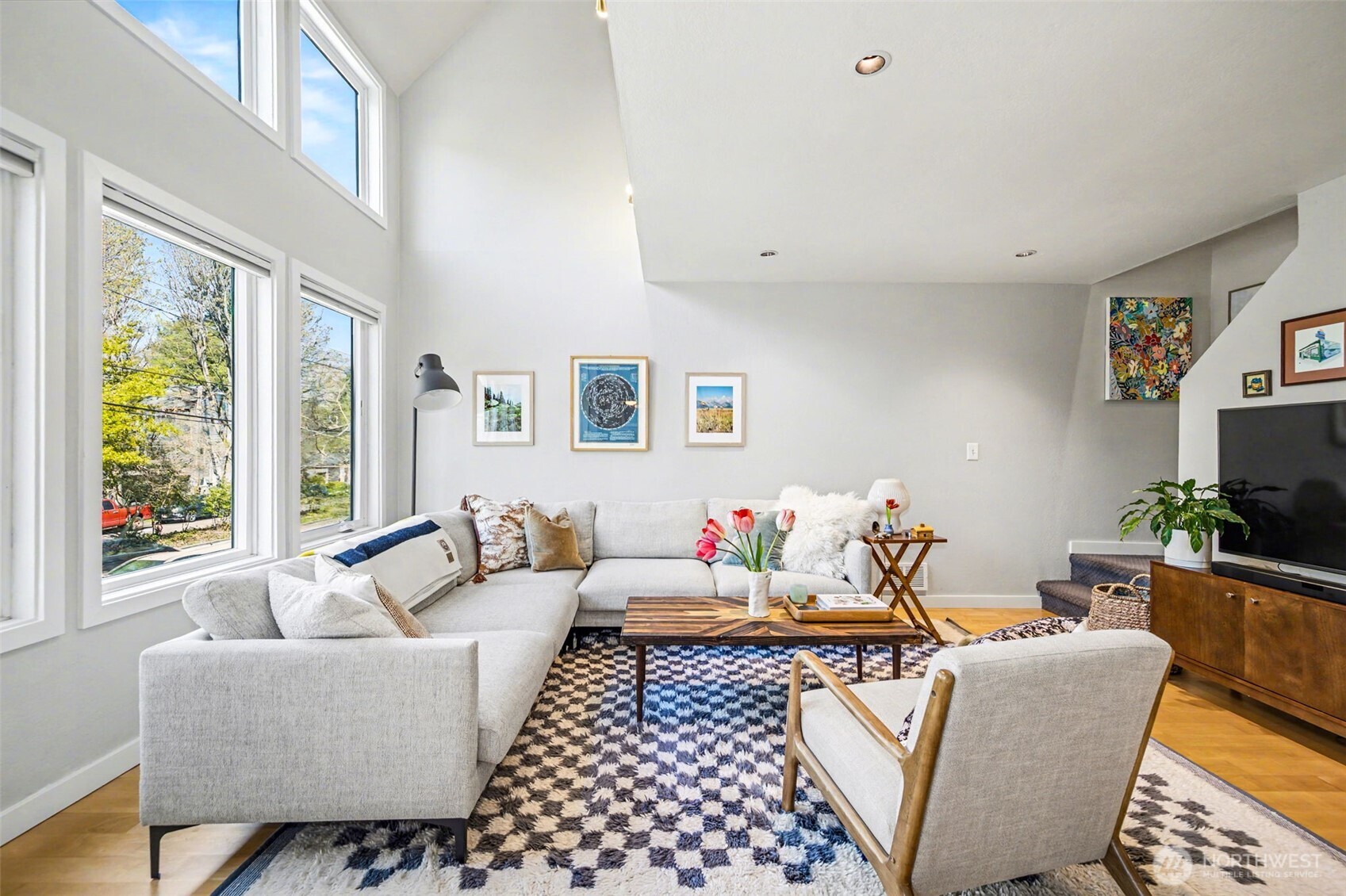 3423 W Government Way #7, Seattle, WA 98199