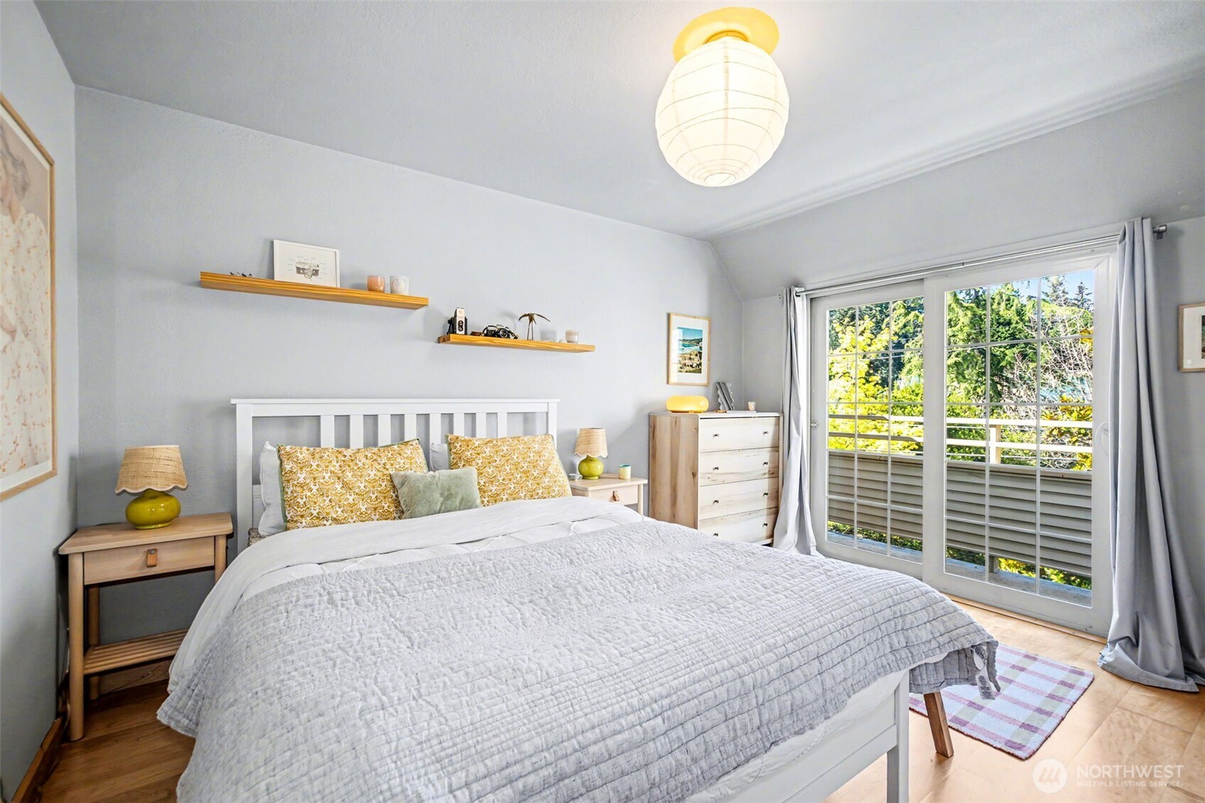 3423 W Government Way #7, Seattle, WA 98199