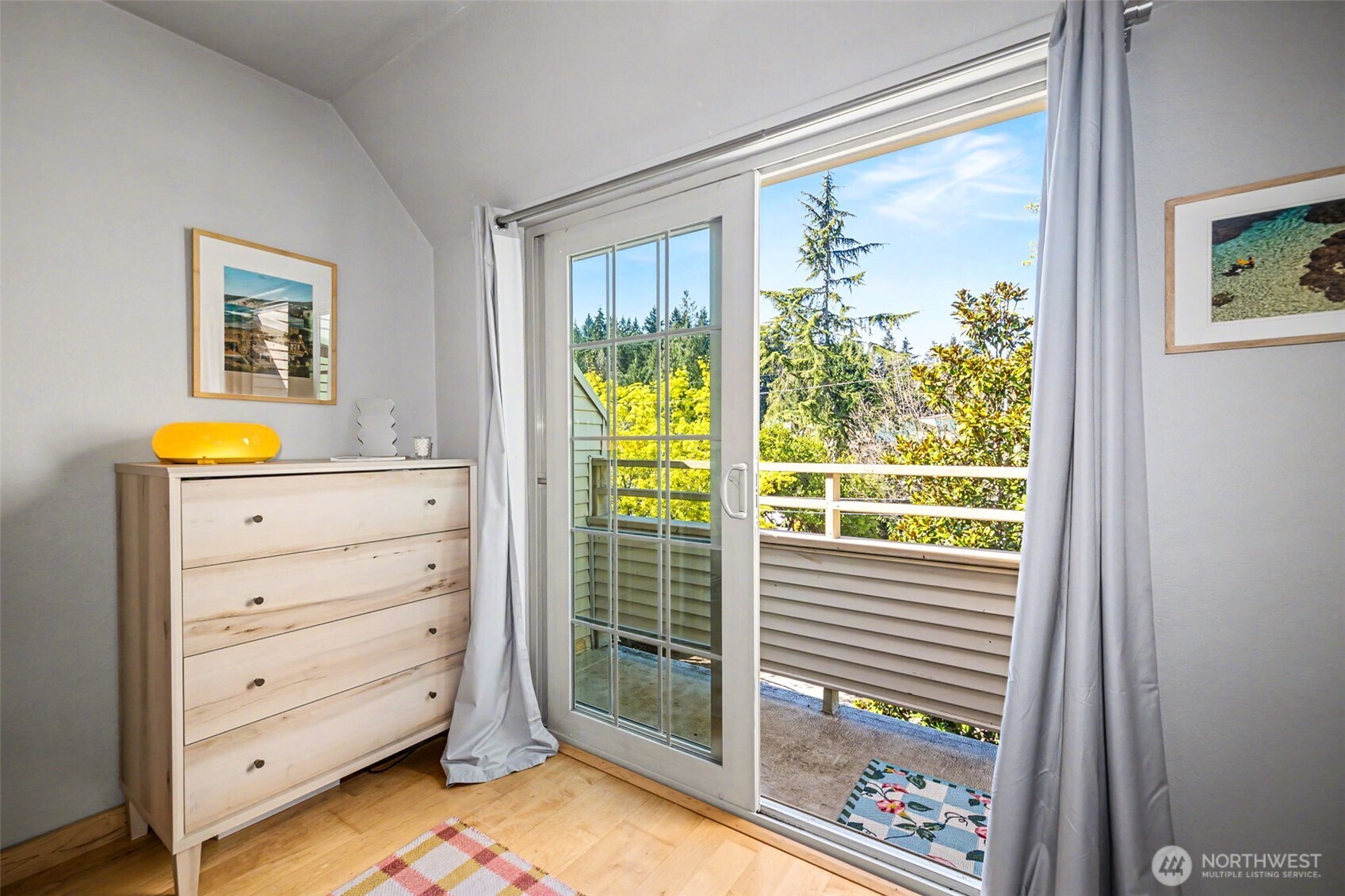 3423 W Government Way #7, Seattle, WA 98199