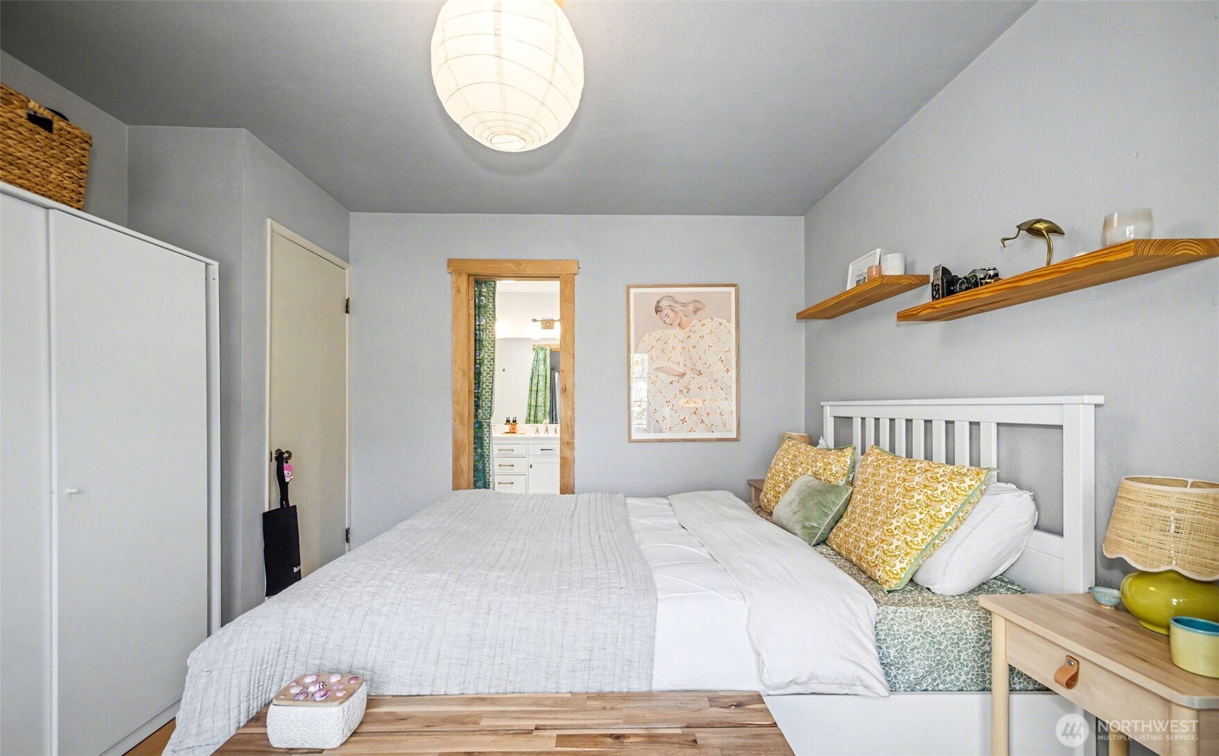 3423 W Government Way #7, Seattle, WA 98199