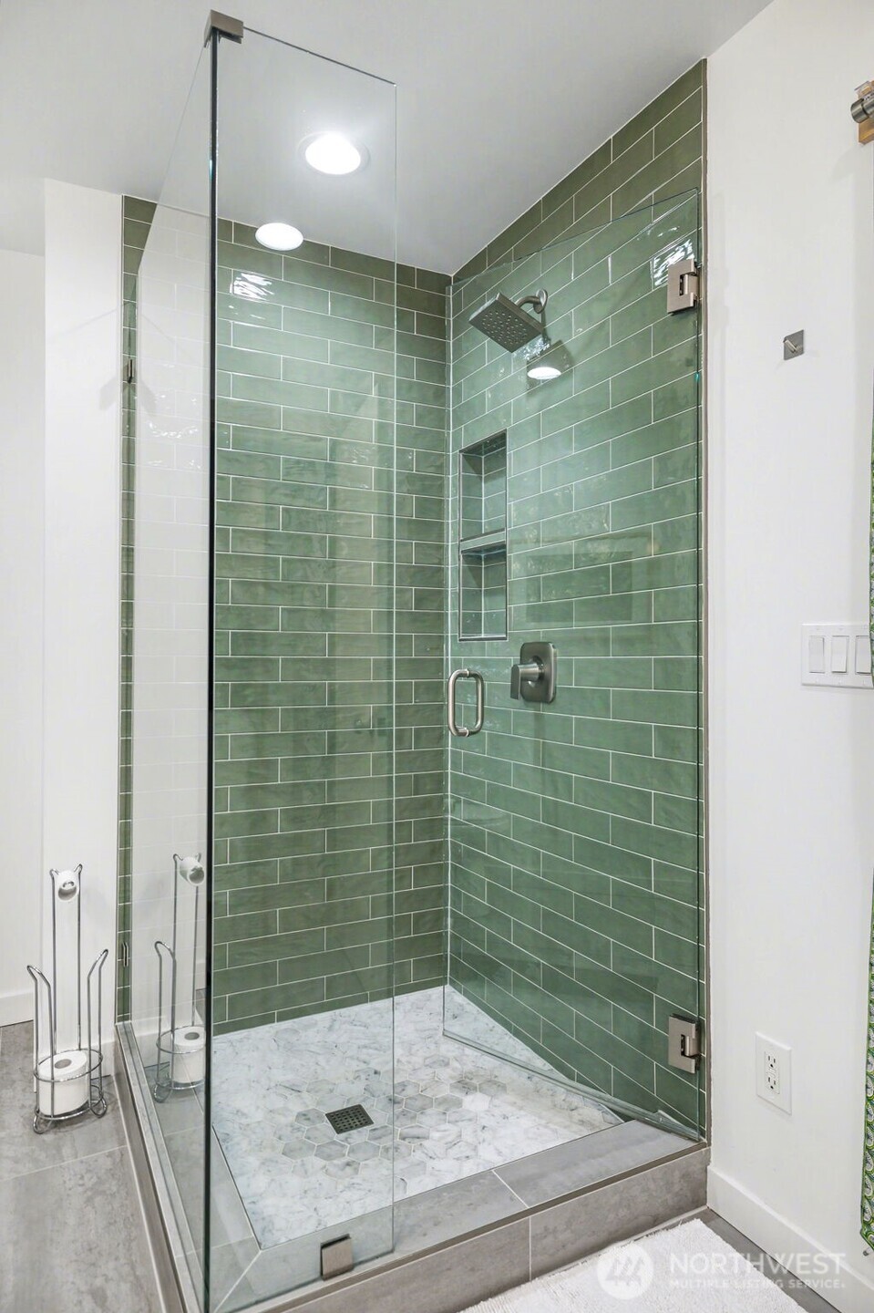 3423 W Government Way #7, Seattle, WA 98199