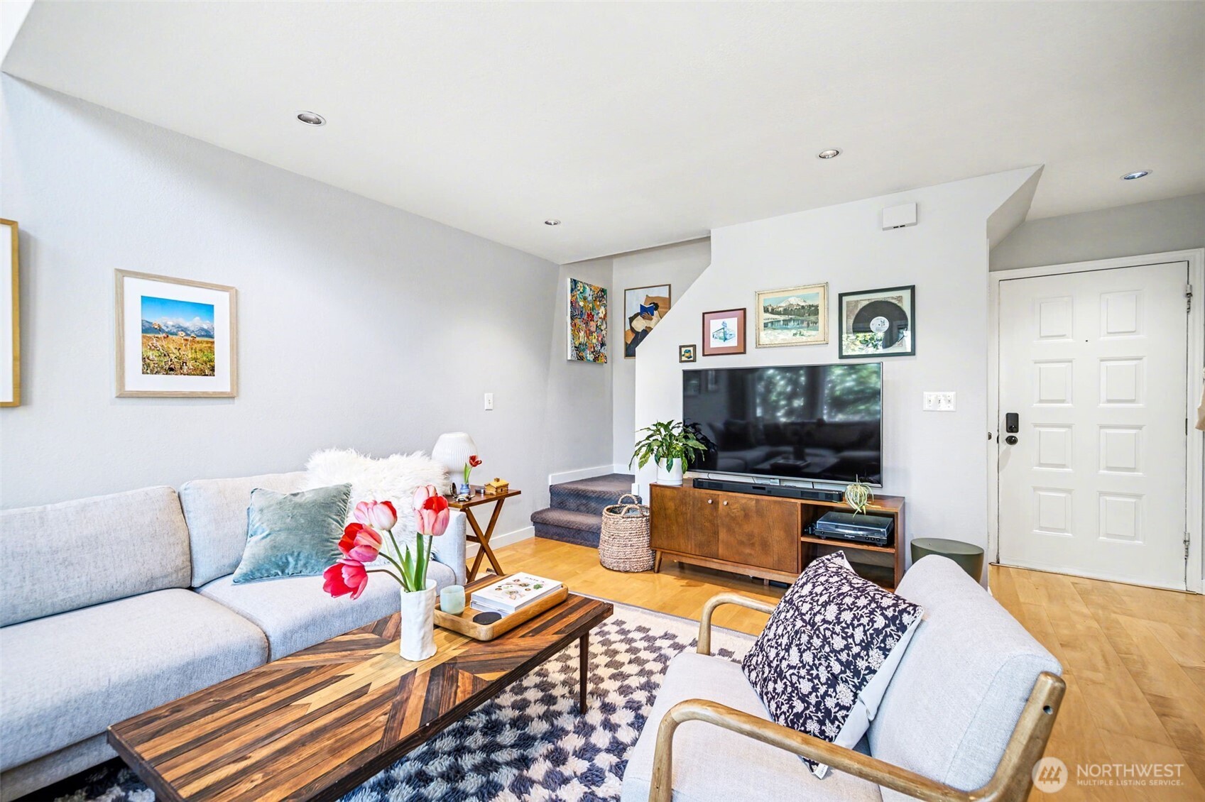 3423 W Government Way #7, Seattle, WA 98199