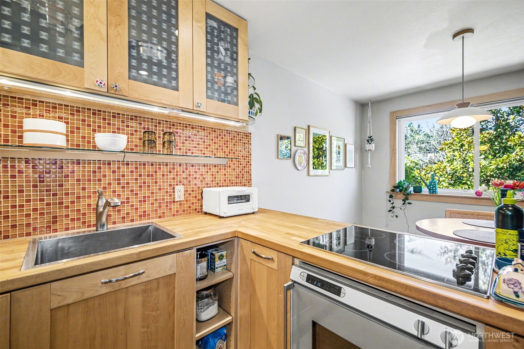 3423 W Government Way #7, Seattle, WA 98199