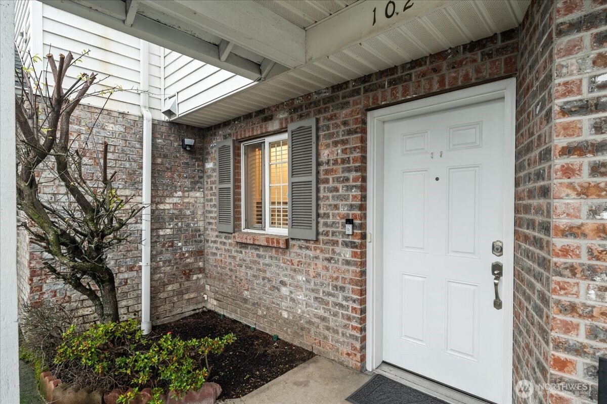 931 4th Avenue N #102, Kent, WA 98032-2050