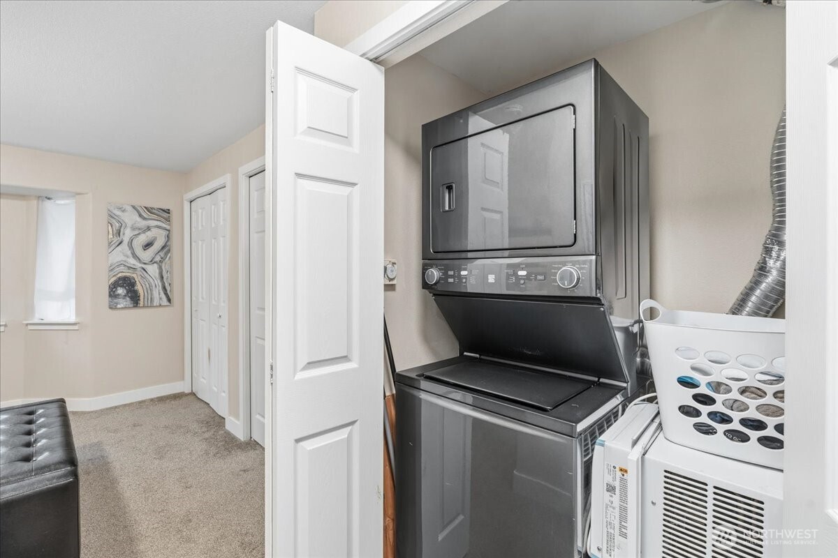 931 4th Avenue N #102, Kent, WA 98032-2050