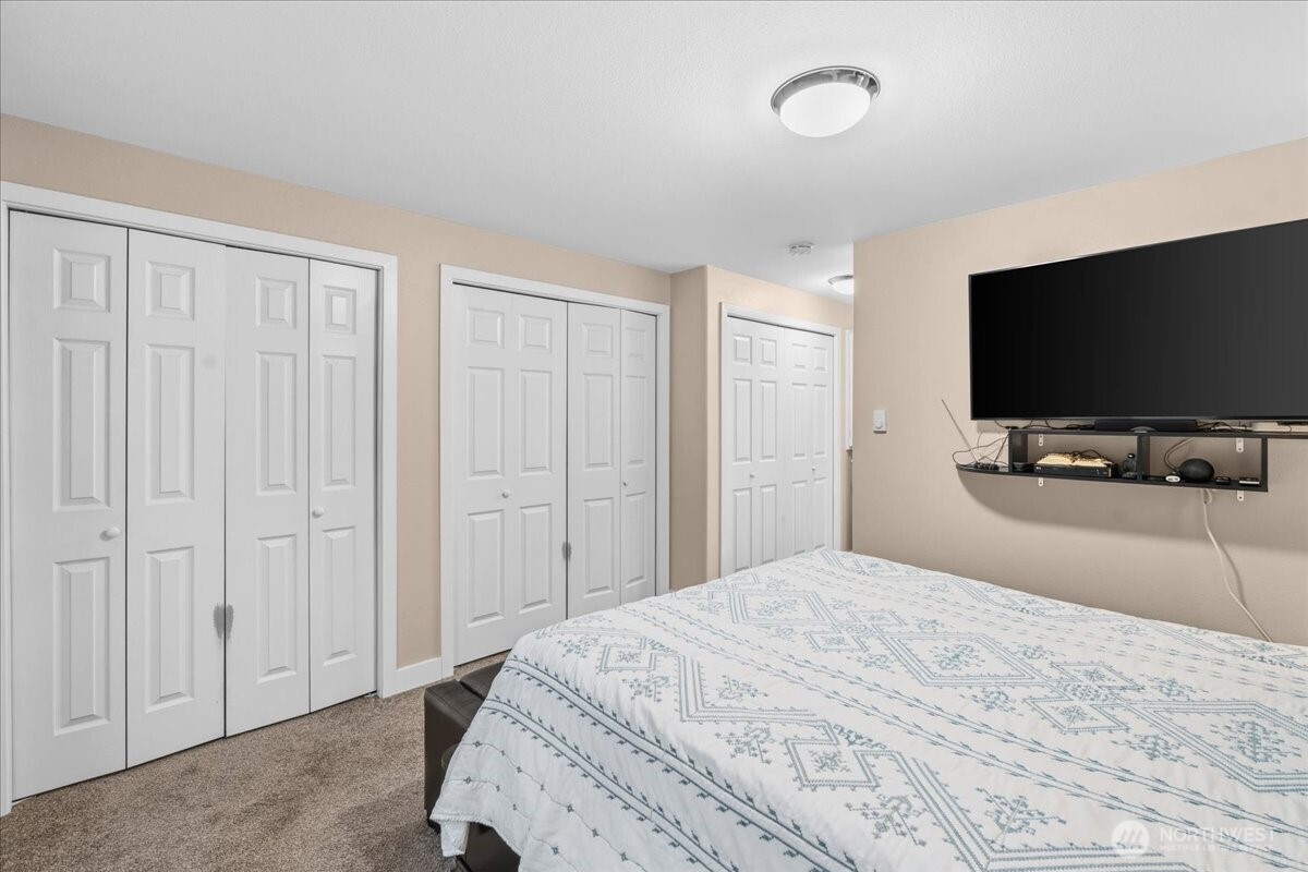 931 4th Avenue N #102, Kent, WA 98032-2050