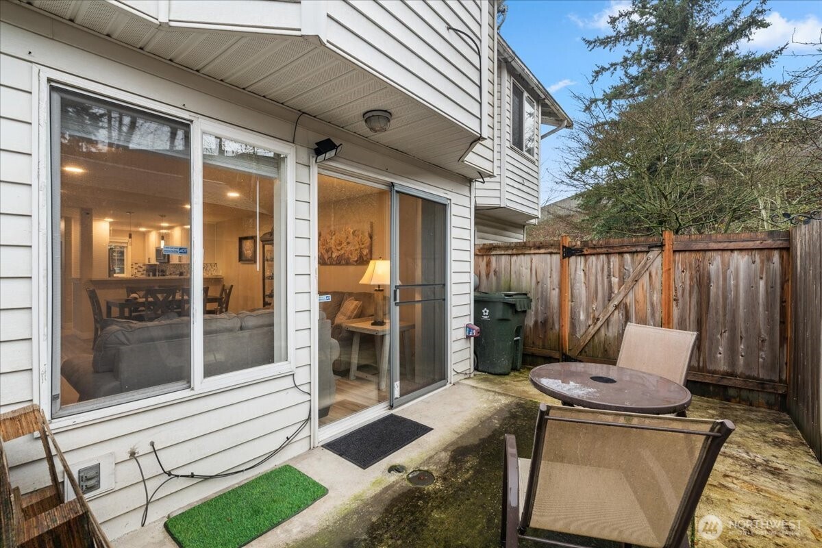 931 4th Avenue N #102, Kent, WA 98032-2050