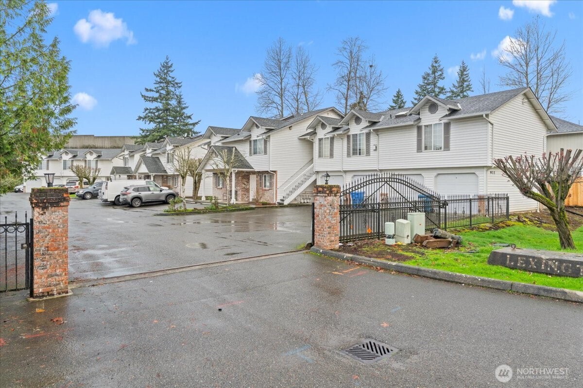931 4th Avenue N #102, Kent, WA 98032-2050
