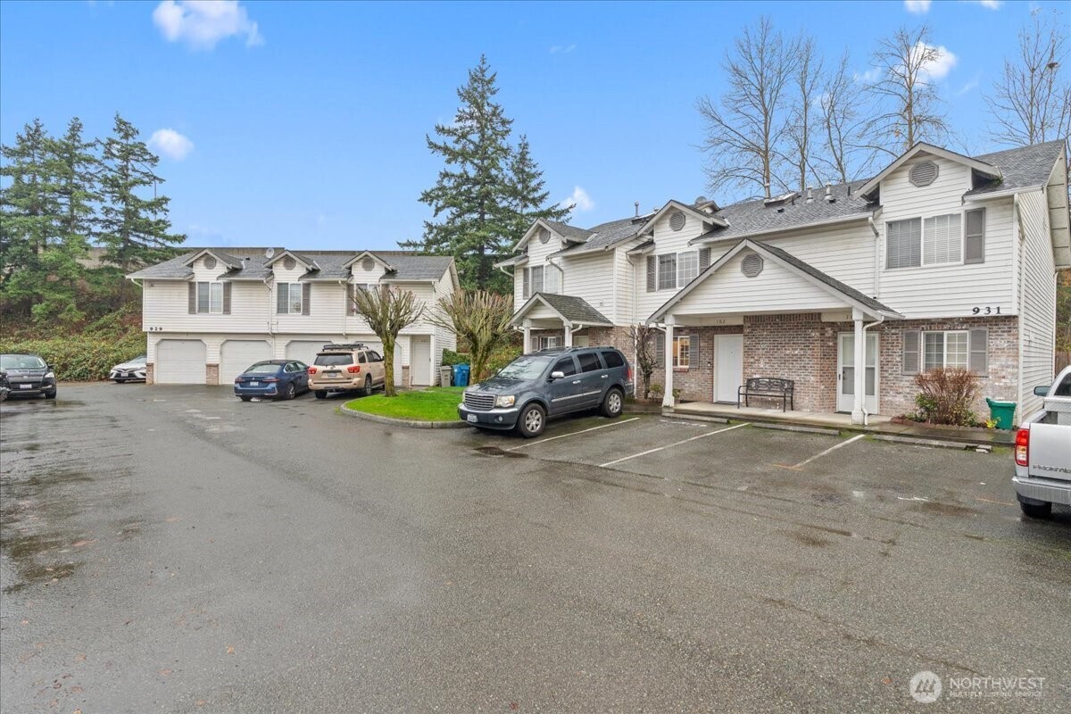 931 4th Avenue N #102, Kent, WA 98032-2050