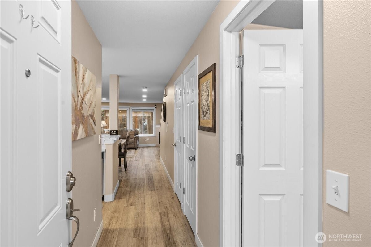 931 4th Avenue N #102, Kent, WA 98032-2050