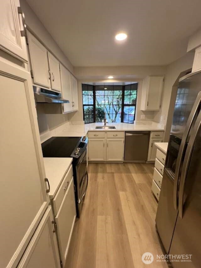 13706 NE 85th Street , Redmond, WA 98052