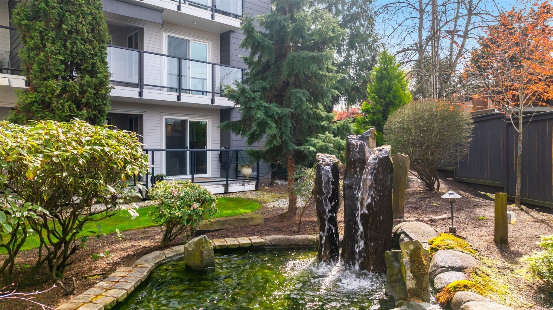 408 2nd Avenue S #102, Kirkland, WA 98033