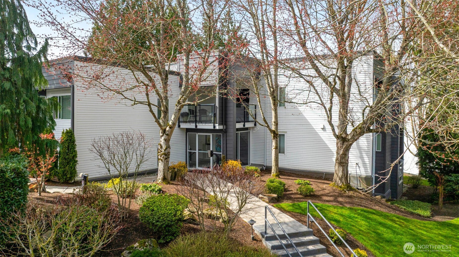 408 2nd Avenue S #102, Kirkland, WA 98033