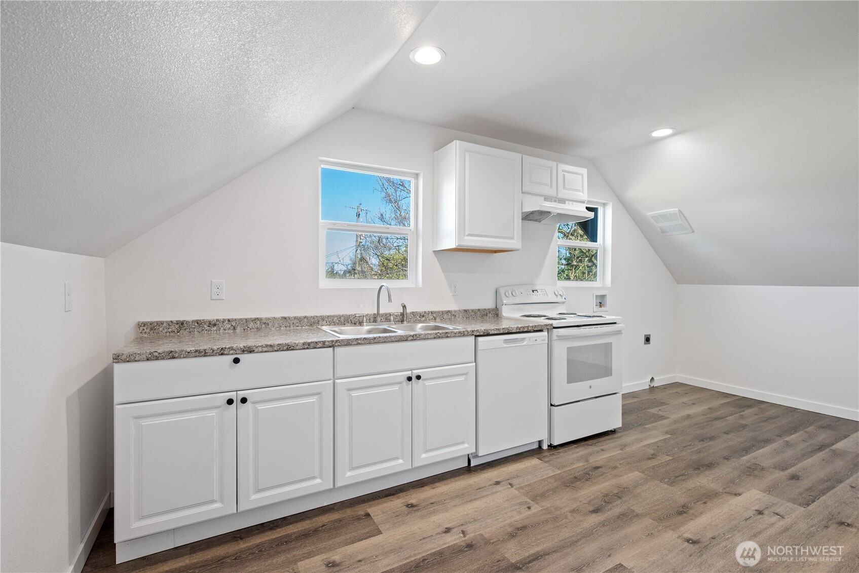 285 20th Avenue , Longview, WA 98632