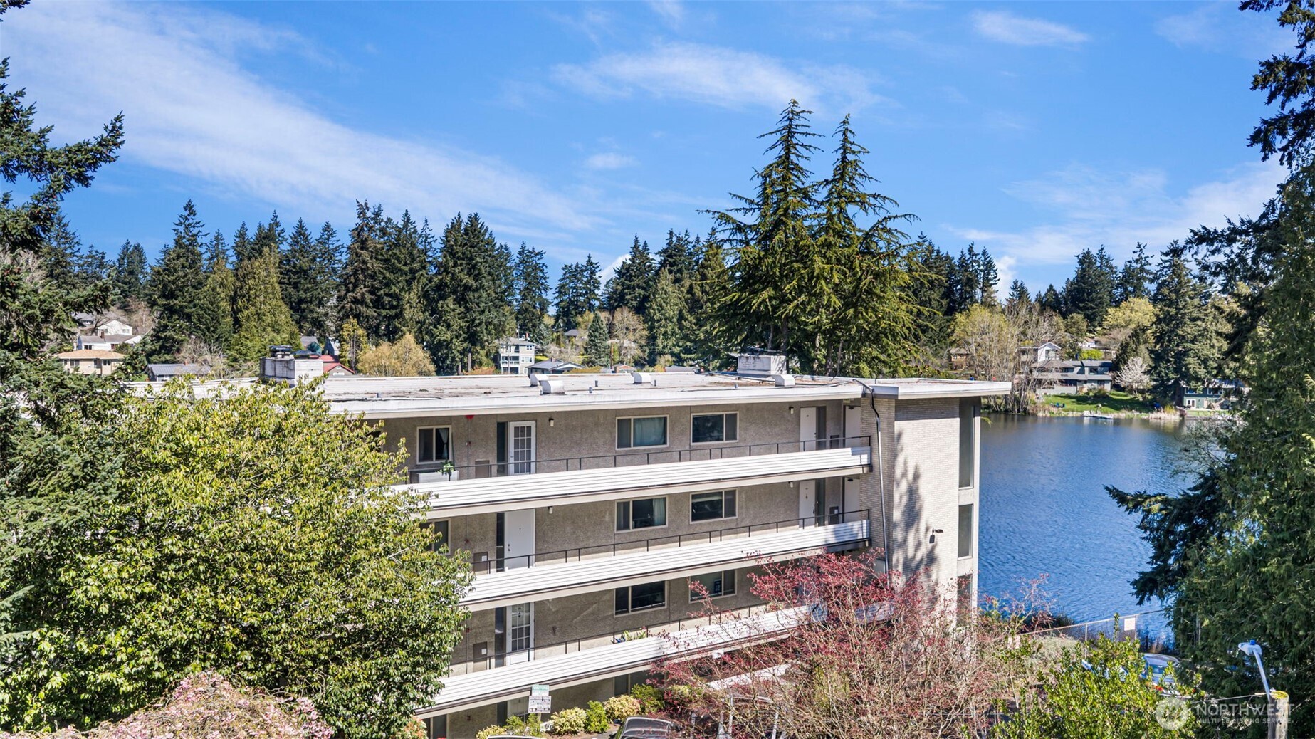 322 N 134th St #406, Seattle, WA 98133