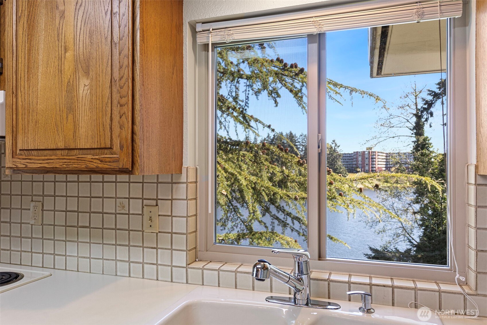 322 N 134th St #406, Seattle, WA 98133