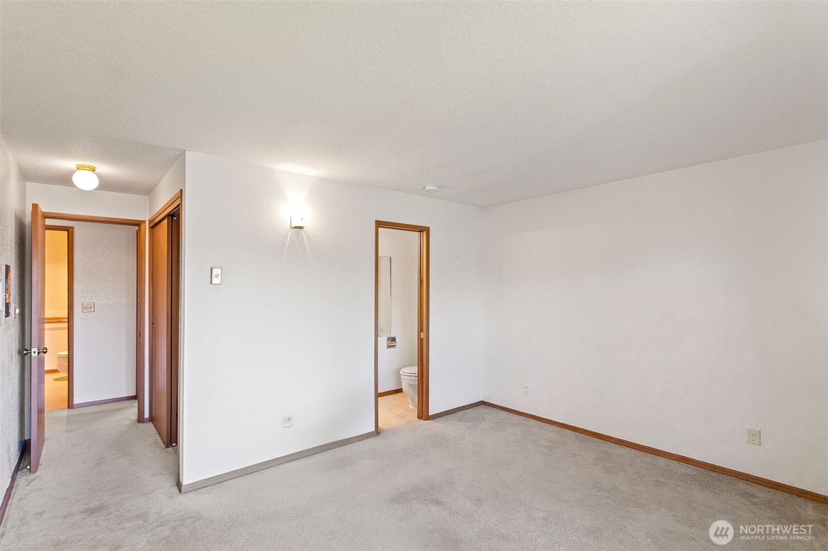 322 N 134th St #406, Seattle, WA 98133