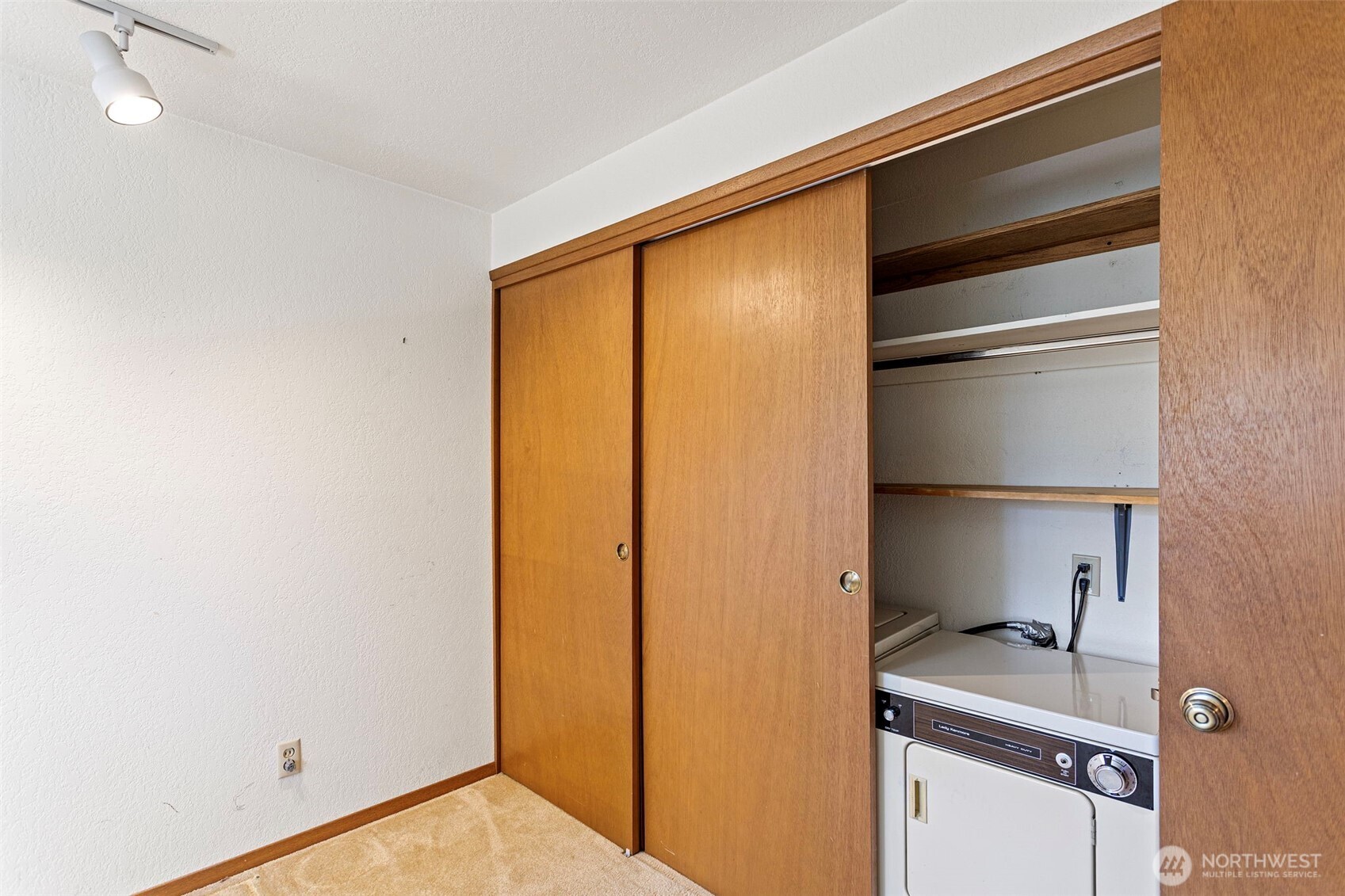 322 N 134th St #406, Seattle, WA 98133