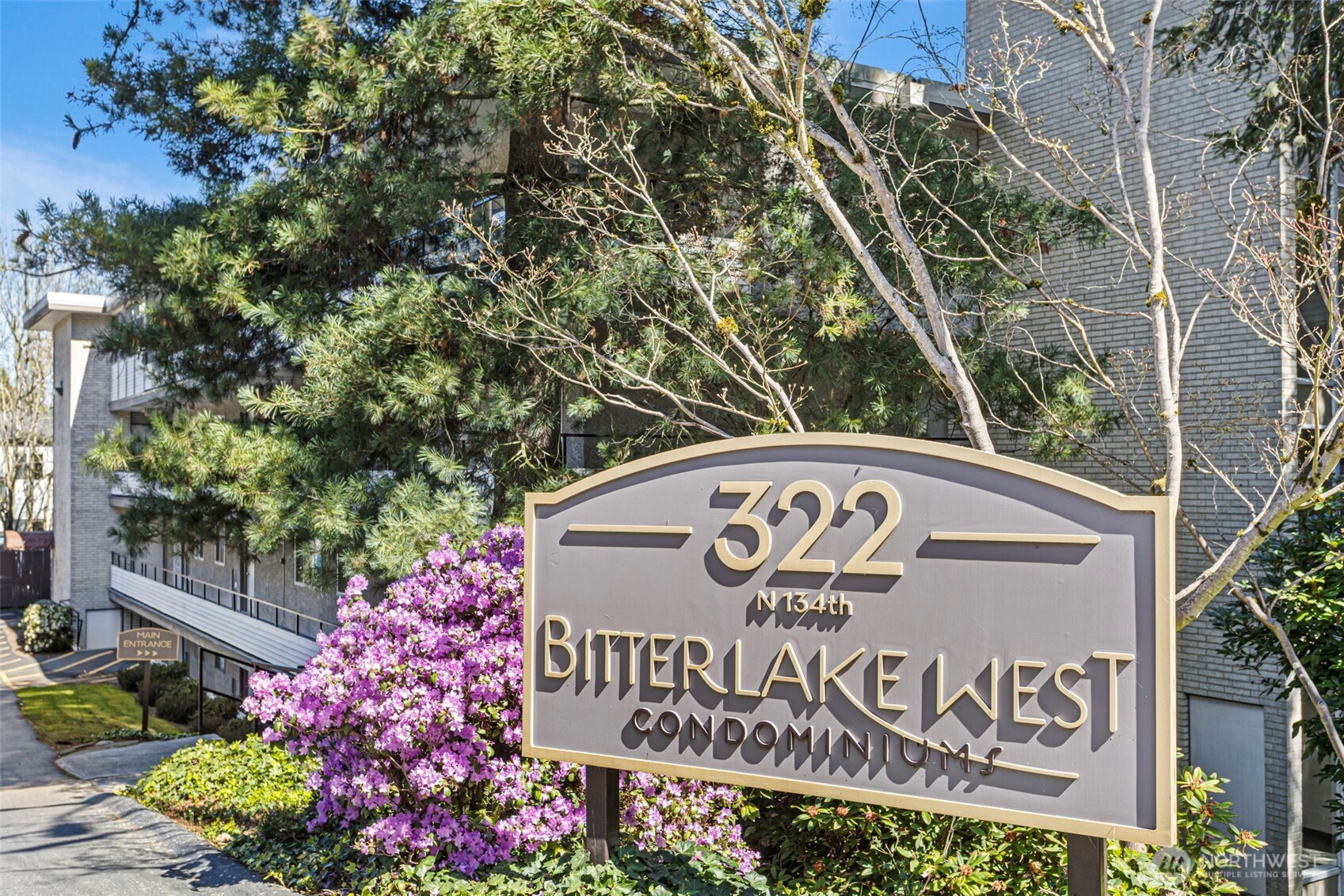 322 N 134th St #406, Seattle, WA 98133