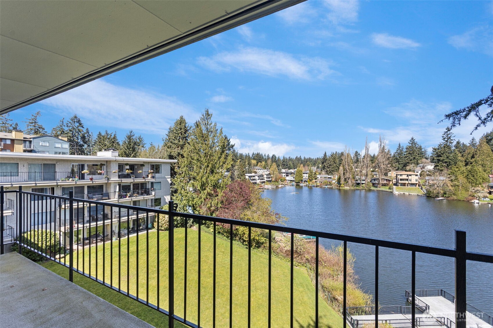 322 N 134th St #406, Seattle, WA 98133