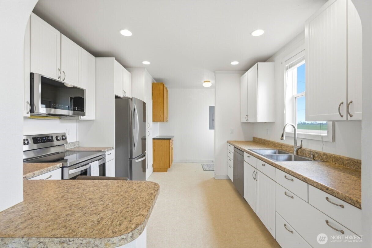 19500 Dahlstedt Road , Burlington, WA 98233