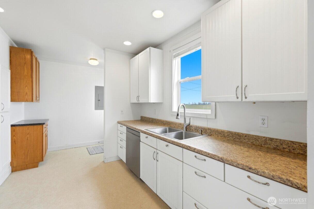 19500 Dahlstedt Road , Burlington, WA 98233