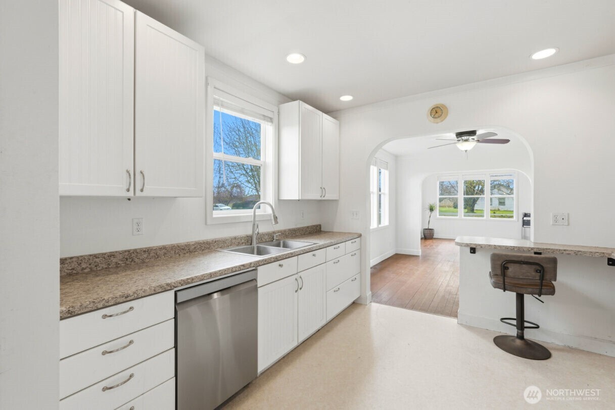 19500 Dahlstedt Road , Burlington, WA 98233