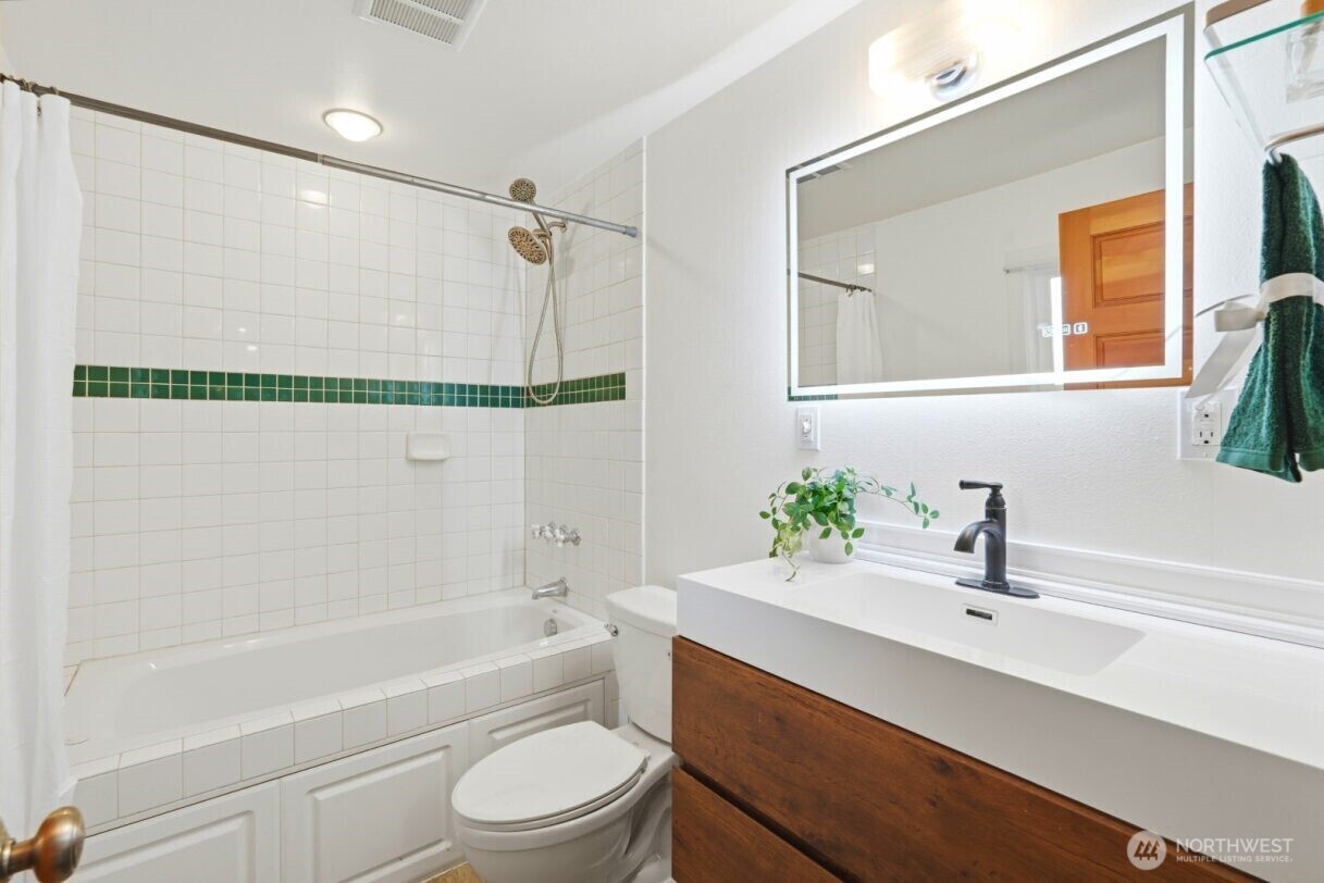 19500 Dahlstedt Road , Burlington, WA 98233