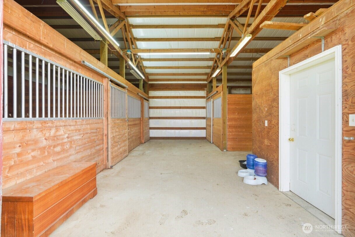 19500 Dahlstedt Road , Burlington, WA 98233