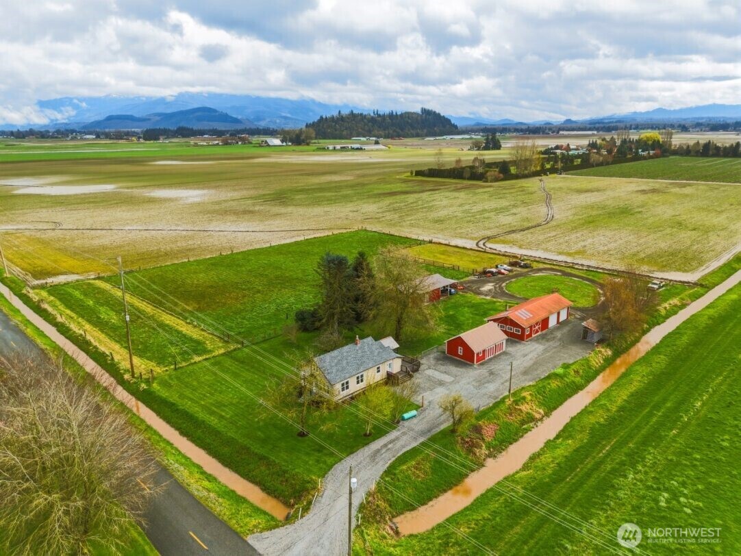 19500 Dahlstedt Road , Burlington, WA 98233