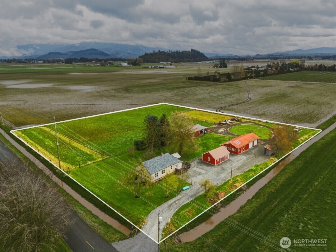 19500 Dahlstedt Road , Burlington, WA 98233