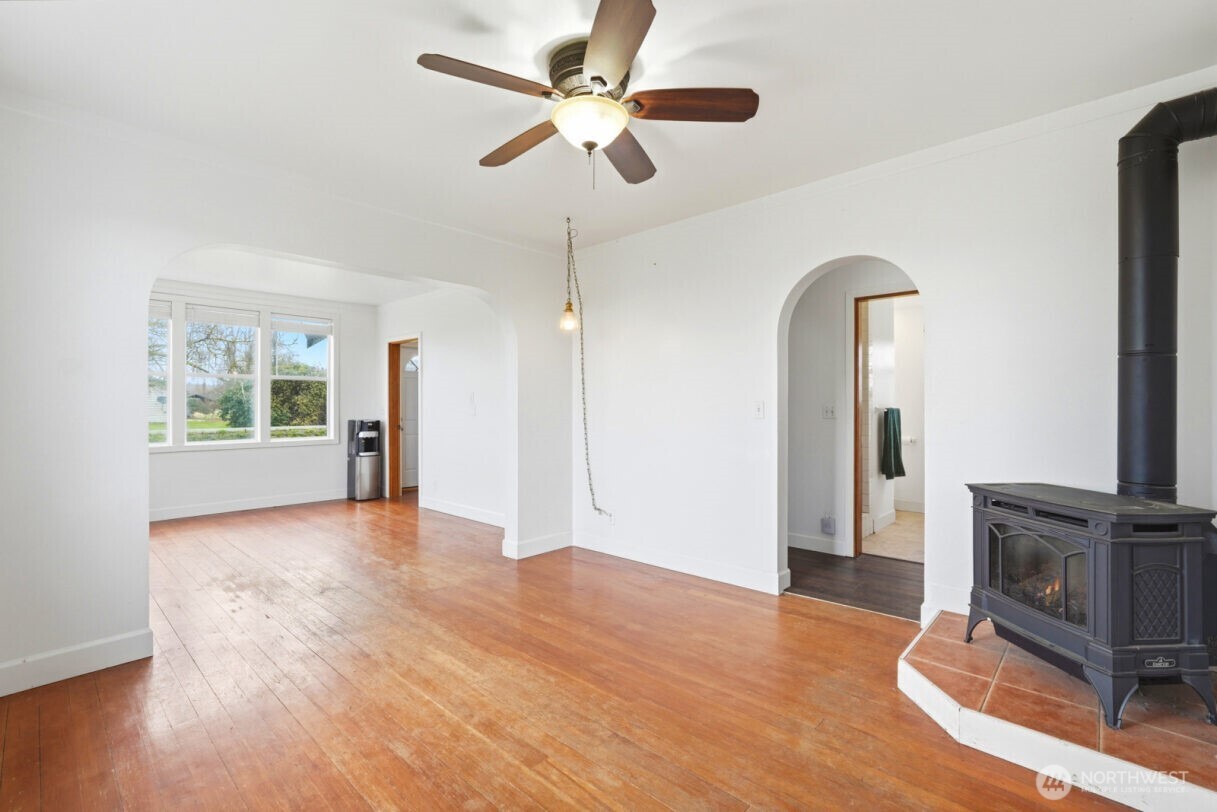 19500 Dahlstedt Road , Burlington, WA 98233