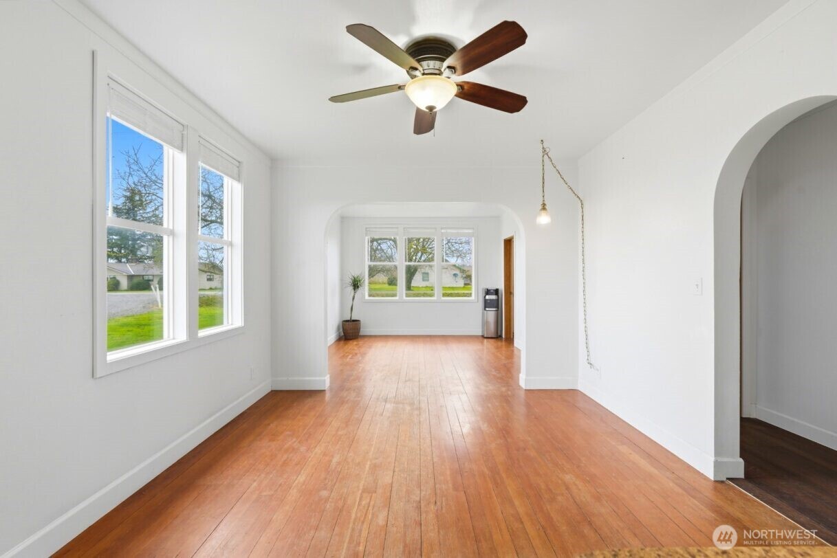 19500 Dahlstedt Road , Burlington, WA 98233