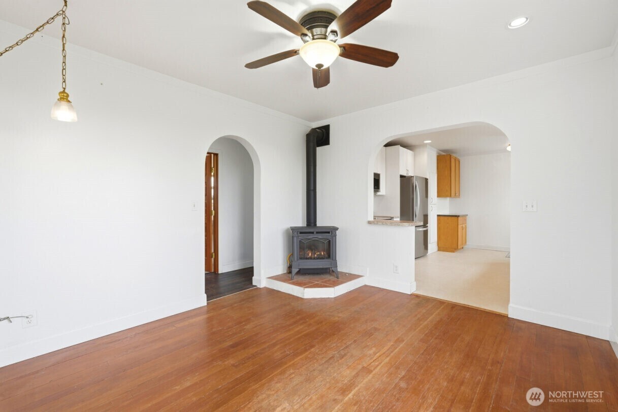 19500 Dahlstedt Road , Burlington, WA 98233