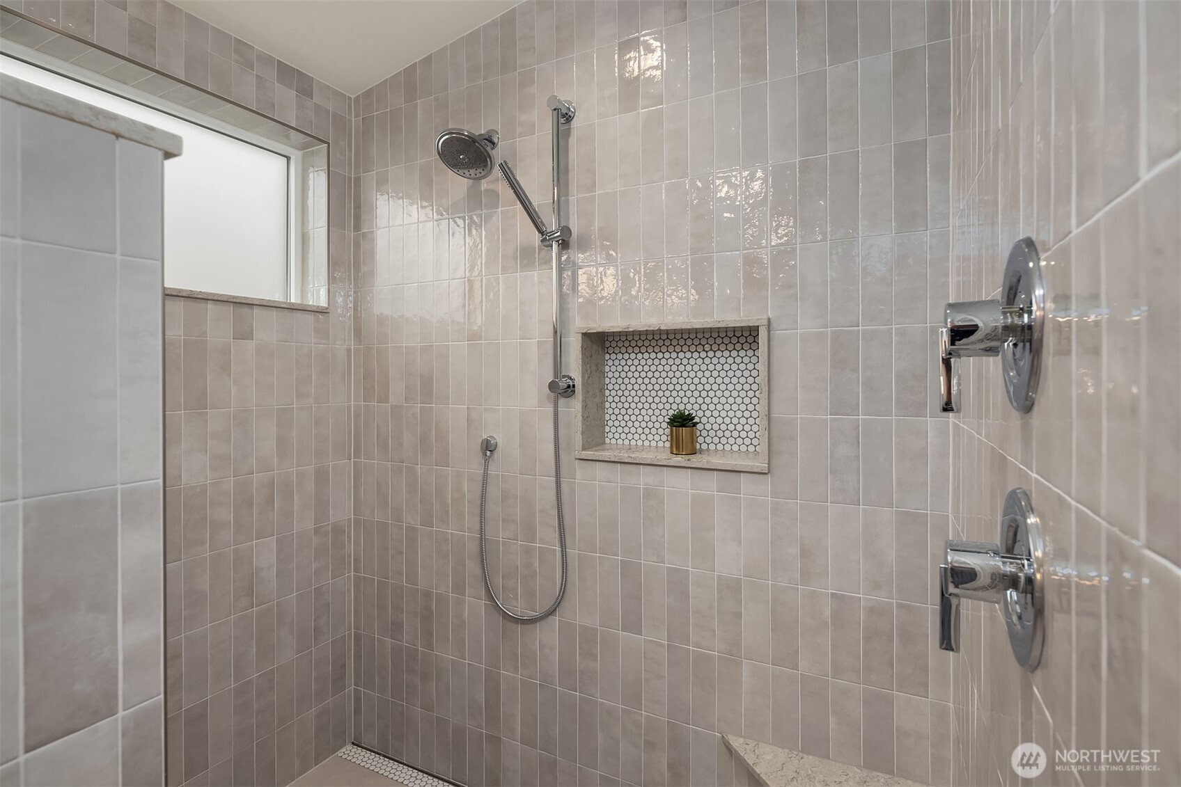 4411 1st Avenue NE, Seattle, WA 98105