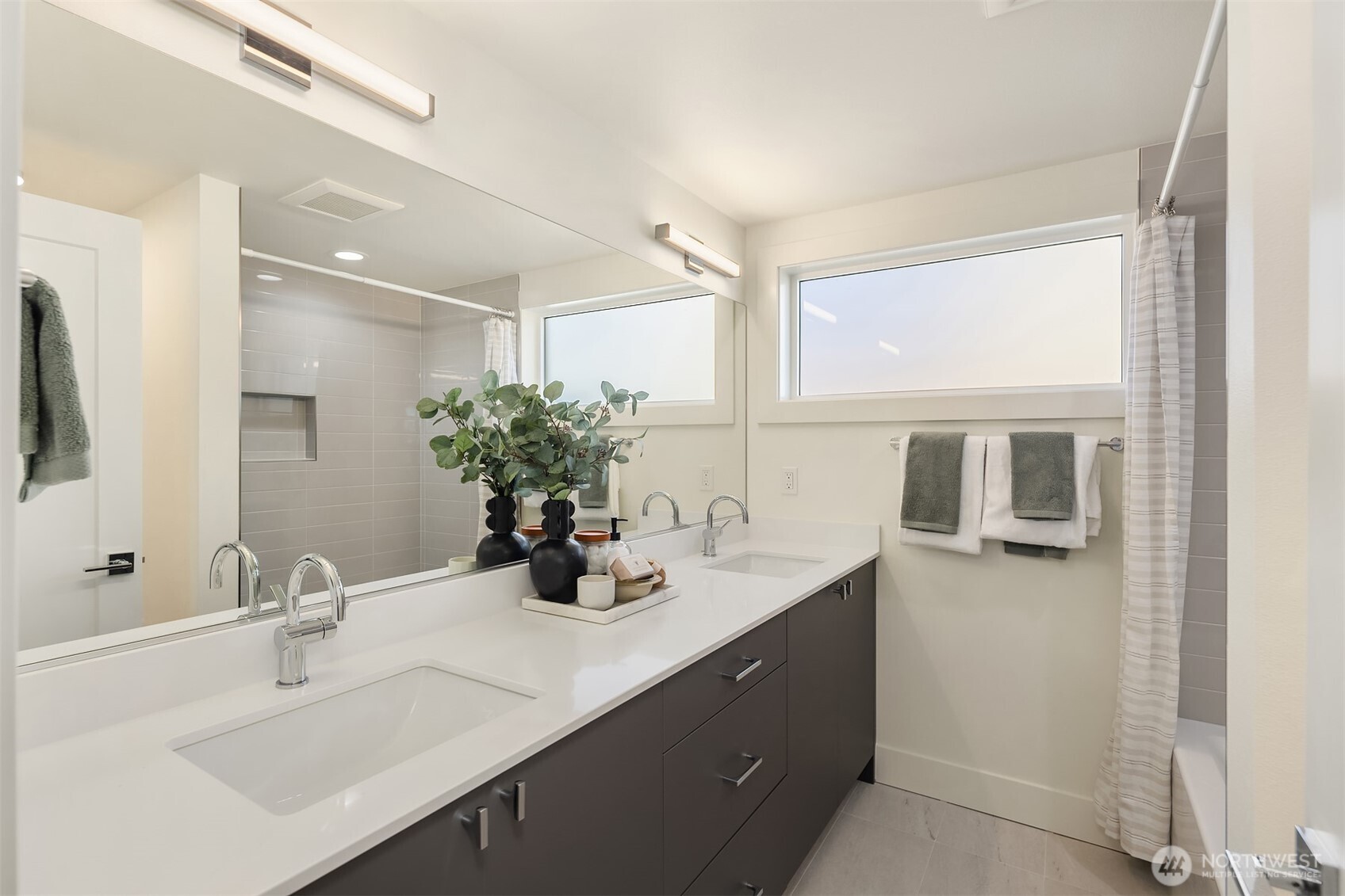 4411 1st Avenue NE, Seattle, WA 98105