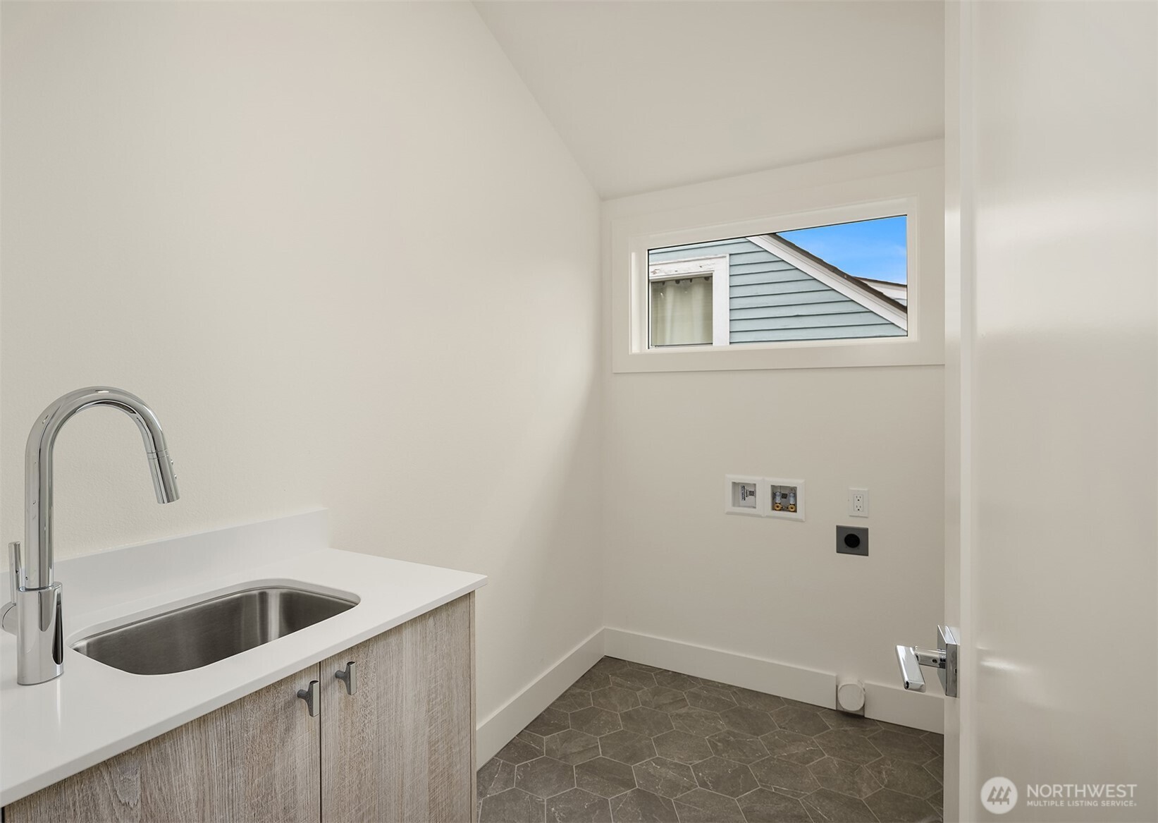 4411 1st Avenue NE, Seattle, WA 98105