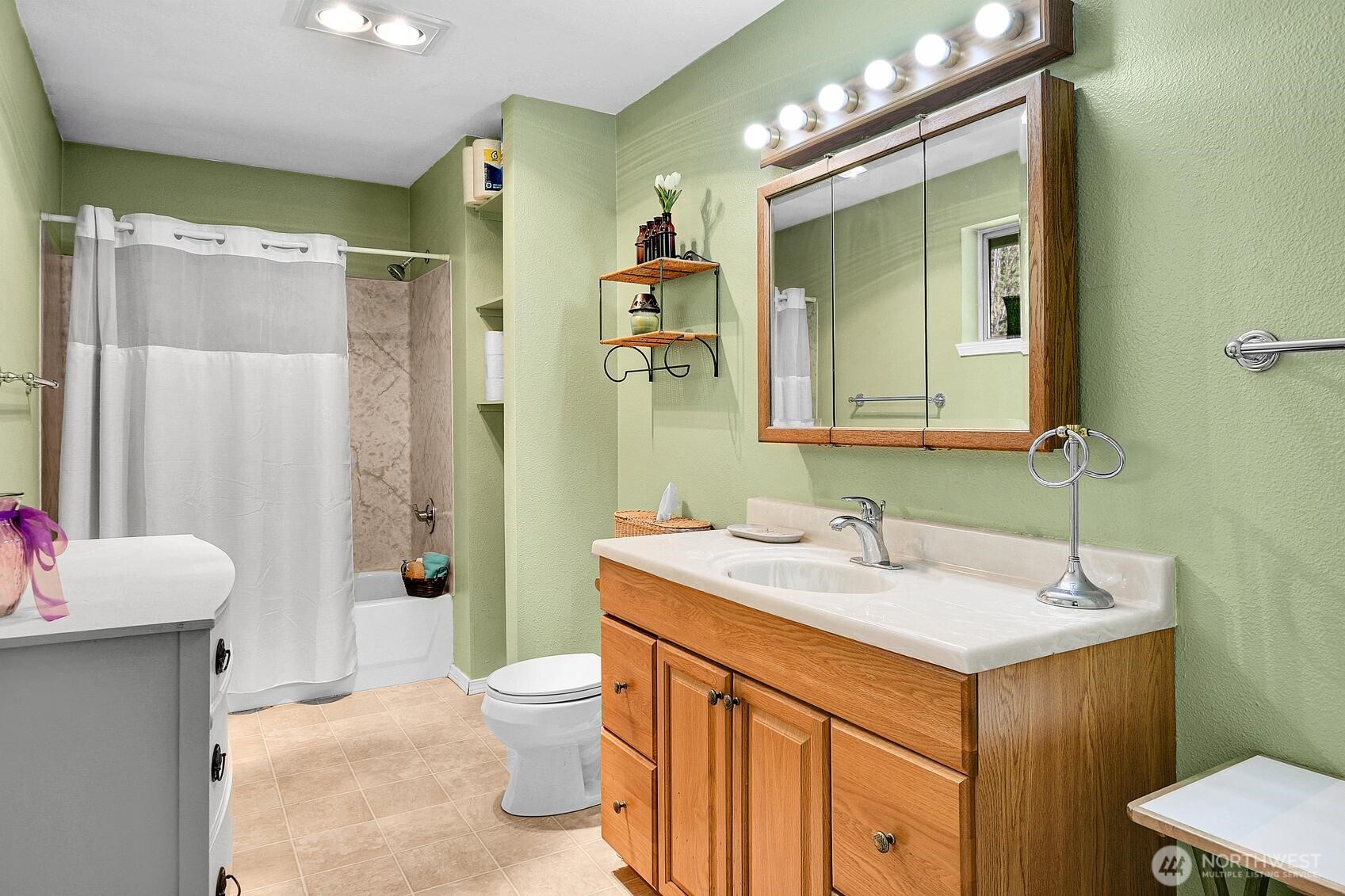 1915 98th Street NW, Tulalip, WA 98271-6423