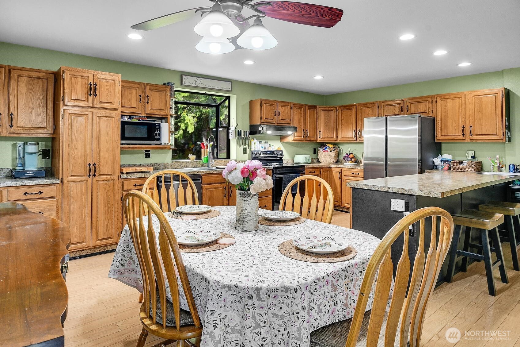 1915 98th Street NW, Tulalip, WA 98271-6423