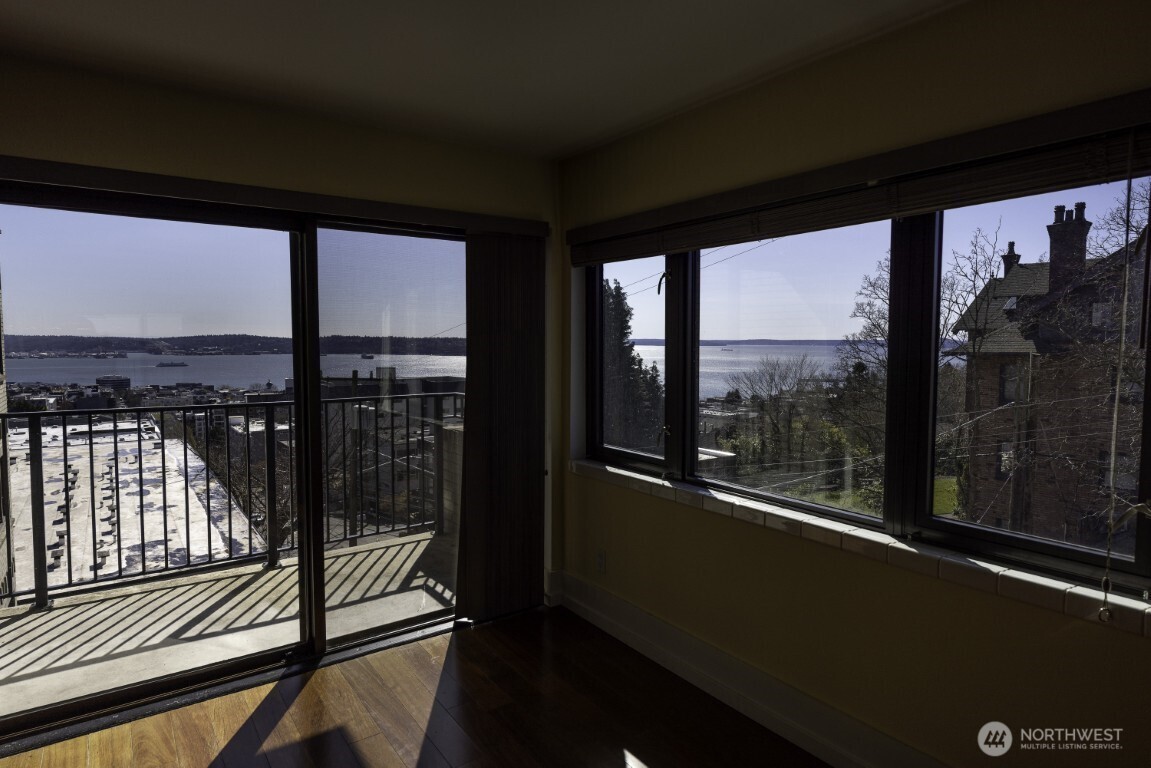 7 Highland Drive #301, Seattle, WA 98109