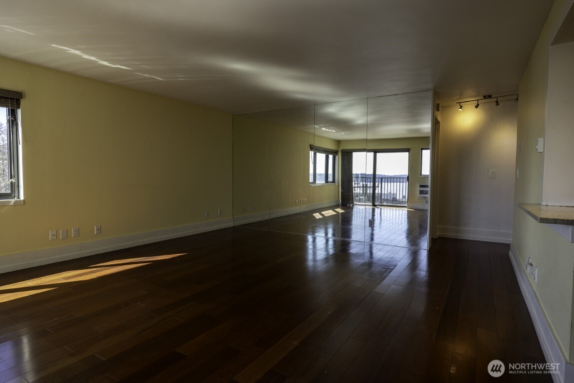 7 Highland Drive #301, Seattle, WA 98109
